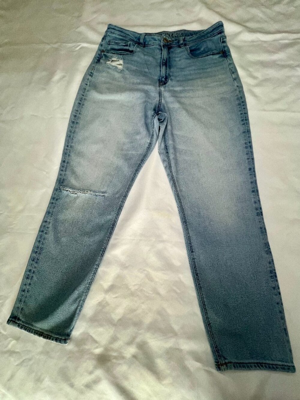 American Eagle Jeans Women 12 High Rise Mom Jean Distress Fray Light Wash Denim